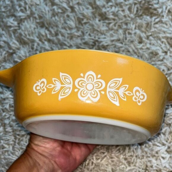 Vintage Pyrex "Gold Butterfly" Lidless Small Casserole Dish - Picture 3 of 10